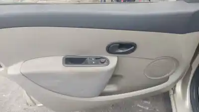 Veículo de Sucata renault clio iii exception do ano 2006 alimentado k9k766