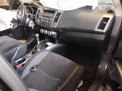 Здавання транспортного засобу mitsubishi outlander (cw0) 2.0 di-d intense року 2008 потужний bsy