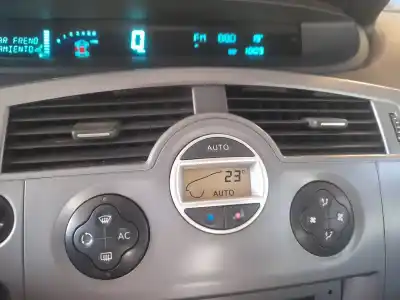 Veículo de Sucata renault scenic ii confort expression do ano 2007 alimentado k9k732