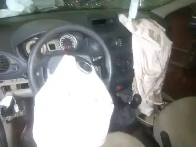 Veículo de Sucata renault clio iii 20 aniversario do ano 2007 alimentado k9k766