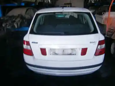 Véhicule à la ferraille fiat stilo (192) 1.9 jtd / 1.9 jtd 115 active de l'année 2001 alimenté 192a1000