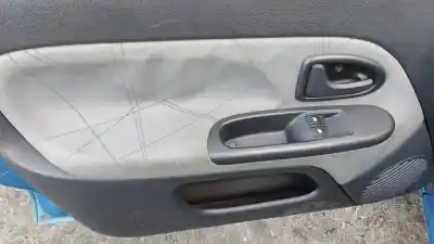 Здавання транспортного засобу renault clio ii fase ii (b/cb0) authentique року 2003 потужний d7f