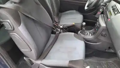 Veicolo di demolizione citroen c4 coupe lx dell'anno 2006 alimentato nfu(tu5jp4)