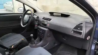 Veicolo di demolizione citroen c4 coupe lx dell'anno 2006 alimentato nfu(tu5jp4)