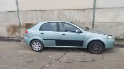 Veículo de Sucata daewoo lacetti se do ano 2004 alimentado 