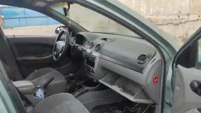 Veículo de Sucata daewoo lacetti se do ano 2004 alimentado 