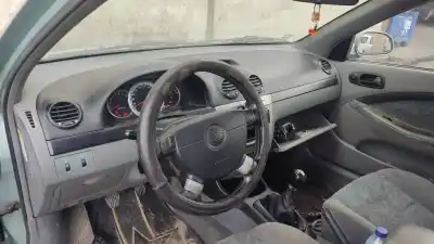 Veículo de Sucata daewoo lacetti se do ano 2004 alimentado 