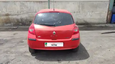 Veículo de Sucata renault clio iii confort dynamique do ano 2001 alimentado k9k766