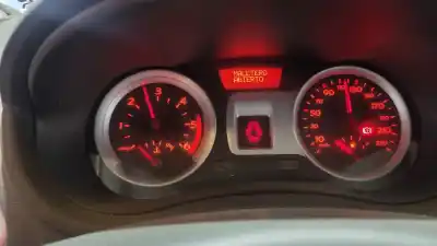 Veículo de Sucata renault clio iii confort dynamique do ano 2001 alimentado k9k766