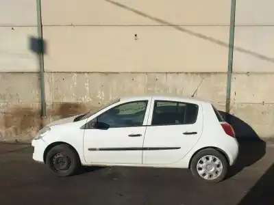 Scrapping Vehicle renault clio iii pack authentique of the year 2007 powered k9k768