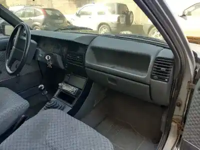 Здавання транспортного засобу renault 11 renault 11 gtl 1.4 року 1987 потужний 