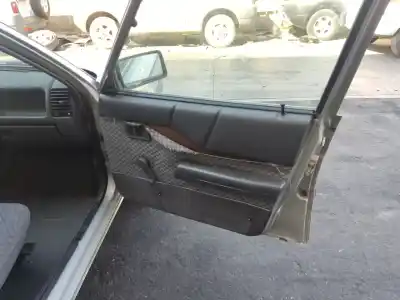 Здавання транспортного засобу renault 11 renault 11 gtl 1.4 року 1987 потужний 