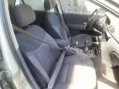 Здавання транспортного засобу renault laguna ii (bg0) authentique року 2006 потужний f9q d6