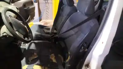 Здавання транспортного засобу renault kangoo (f/kc0) alize року 2000 потужний  Здавання транспортного засобу renault kangoo (f/kc0) alize року 2000 потужний