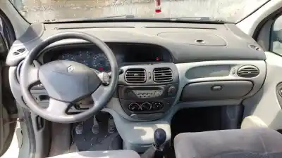 Scrapping Vehicle renault scenic (ja..) 1.9 dti diesel 80 cv / 59 kw of the year 2002 powered f9q744