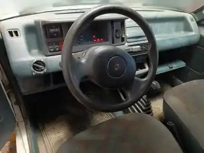 Sloopvoertuig renault express express van het jaar 1995 aangedreven f8q662