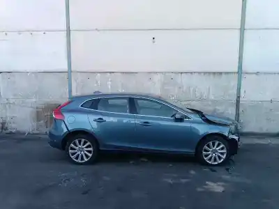 Scrapping Vehicle volvo v40 r-design of the year 2013 powered d4162t