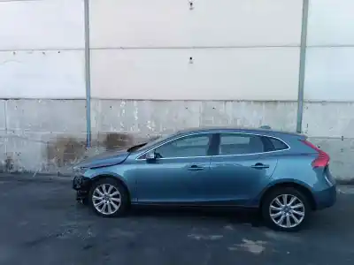 Scrapping Vehicle volvo v40 r-design of the year 2013 powered d4162t