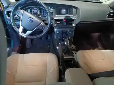 Scrapping Vehicle volvo v40 r-design of the year 2013 powered d4162t