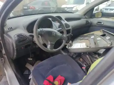 Scrapping Vehicle peugeot 206 cc cc of the year 2002 powered 