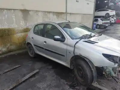 Scrapping Vehicle peugeot 206 cc cc of the year 2002 powered 
