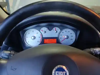 Sloopvoertuig fiat stilo (192) . van het jaar 2006 aangedreven 