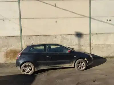 Здавання транспортного засобу fiat stilo (192) . року 2004 потужний 
