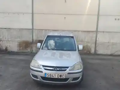 Veicolo di demolizione OPEL COMBO  dell'anno 2006 alimentato Y13DT