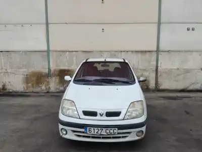 Veicolo di demolizione RENAULT MEGANE I SCENIC (JA0)  dell'anno 1996 alimentato F9Q732