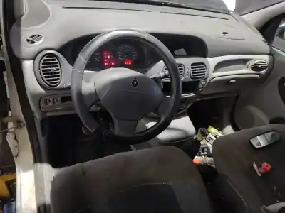 Sloopvoertuig renault megane i scenic (ja0) 1.6 van het jaar 1996 aangedreven f9q732