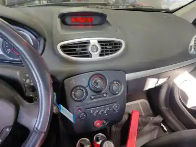 Здавання транспортного засобу renault clio iii (br0/1, cr0/1) 1.5 dci (br17 cr17) року 2009 потужний 