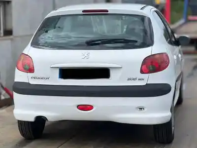Здавання транспортного засобу peugeot 206 berlina x-line refri року 2003 потужний 8hx