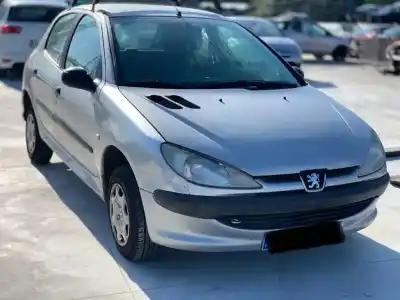 Veicolo di demolizione peugeot 206 berlina xr dell'anno 2000 alimentato hfx