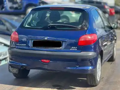 Scrapping Vehicle peugeot 206 berlina 1.4i 75 x-line of the year 2003 powered kfw