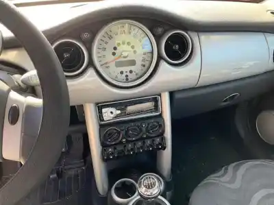 Здавання транспортного засобу mini                                               mini (r50,r53)                                                                                                                                                                                                                                             one                                                                                                                                                                                                                                                        року 2001 потужний w10b16a