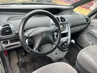 Véhicule à la ferraille citroen xsara picasso (n68) 2.0 hdi de l'année 2003 alimenté rhydw10td