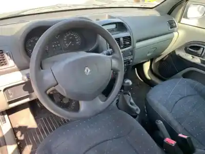 Veículo de Sucata renault                                            clio ii fase ii (b/cb0)                                                                                                                                                                                                                                    authentique                                                                                                                                                                                                                                                do ano 2002 alimentado d7fg7