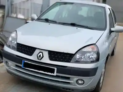 Vehículo de desguace RENAULT                                            CLIO II FASE II (B/CB0)                                                                                                                                                                                                                                    Authentique                                                                                                                                                                                                                                                del año 2001 con motor K9K702