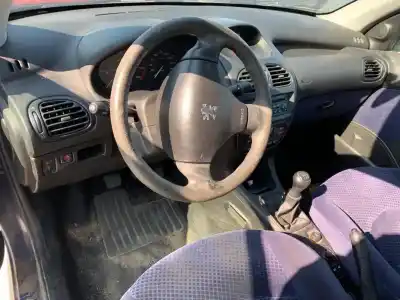 Здавання транспортного засобу peugeot 206 berlina xt року 2004 потужний 8hx