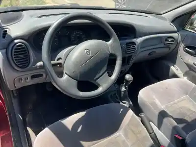 Scrapping Vehicle renault megane i scenic (ja0) 1.6 16v kaleido 107 cv / 79 kw of the year 2000 powered k4ma7