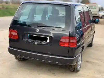 Veículo de Sucata lancia zeta 2.0 jtd ls (5 asientos) do ano 2001 alimentado rhw