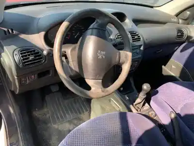 Sloopvoertuig peugeot 206 berlina xt van het jaar 2002 aangedreven nfutu5jp4