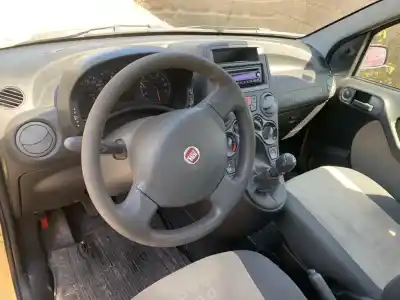 Veicolo di demolizione fiat panda (169) 1.2 8v dynamic dell'anno 2009 alimentato 188a4000