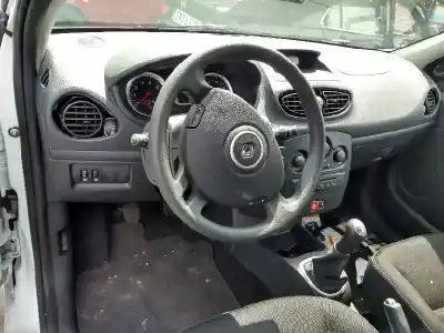 Здавання транспортного засобу renault clio iii yahoo року 2001 потужний d4fd7
