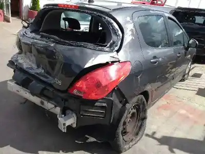 Sloopvoertuig peugeot 308 sw confort van het jaar 2001 aangedreven 9hz