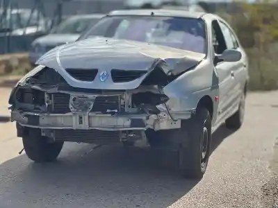 Scrapping Vehicle renault megane i scenic (ja0) 1.6 16v kaleido 107 cv / 79 kw of the year 2001 powered k4ma7
