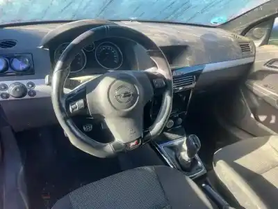 Veículo de Sucata opel astra gtc sport do ano 2006 alimentado z20lel