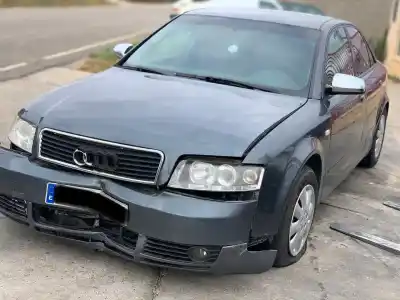 Veículo de Sucata AUDI A4 BERLINA (8E) 1.8 20V Turbo do ano 2003 alimentado BFB