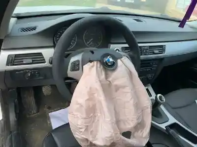 Veículo de Sucata bmw serie 3 berlina (e90) 320i do ano 2006 alimentado n46b20bg