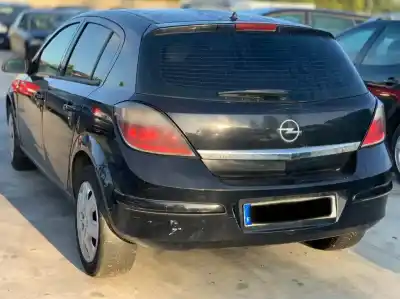 Sloopvoertuig opel astra h berlina cosmo van het jaar 2005 aangedreven z19dth